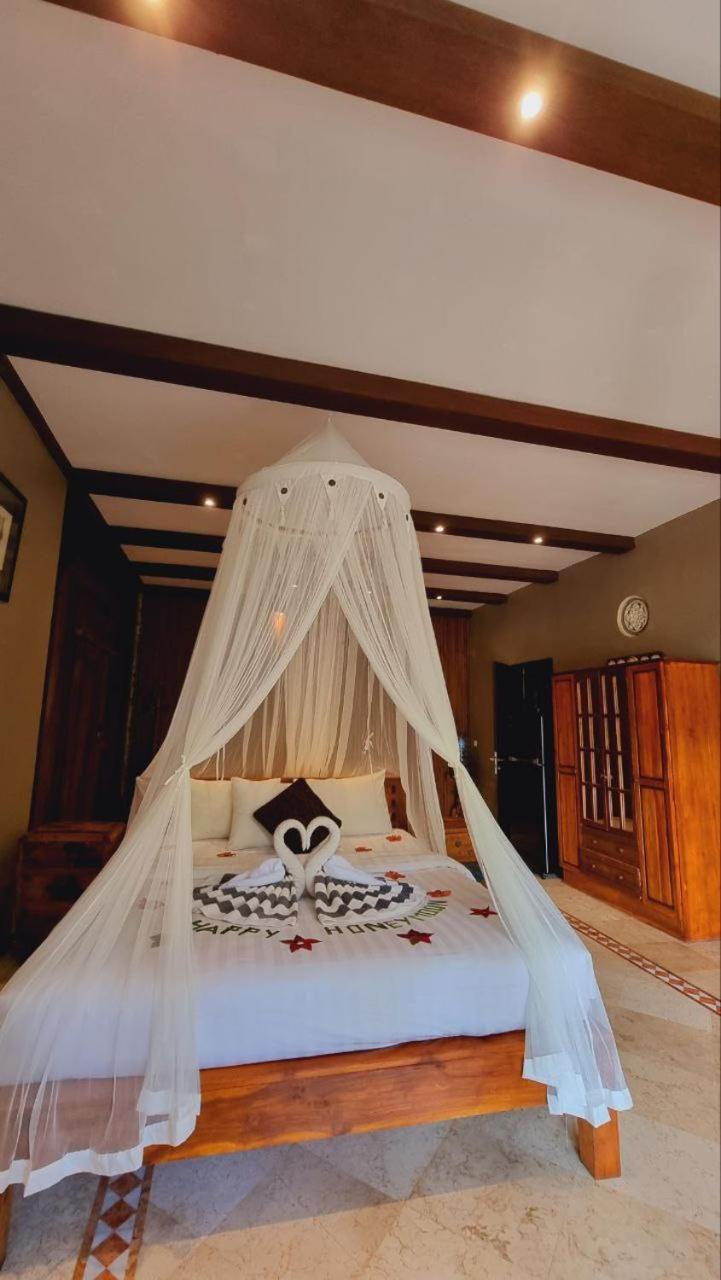 Avalon Ubud Castle & Spa Exterior photo